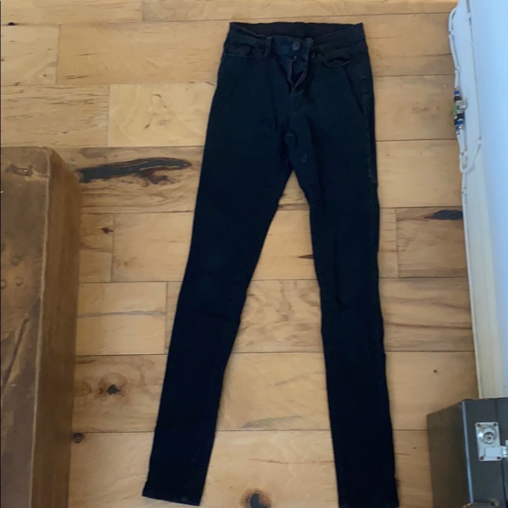 black skinny jeans